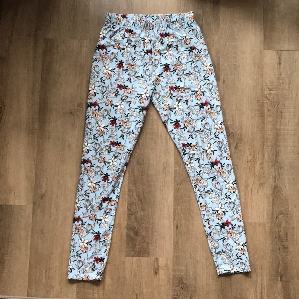 cozy leggings blue with floral print so soft and comfortable